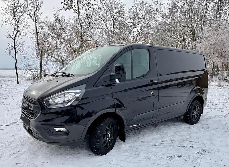 Gebraucht Ford Transit Custom 131 PS (96 kW) 2022 Schwarz Van / Kleinbus