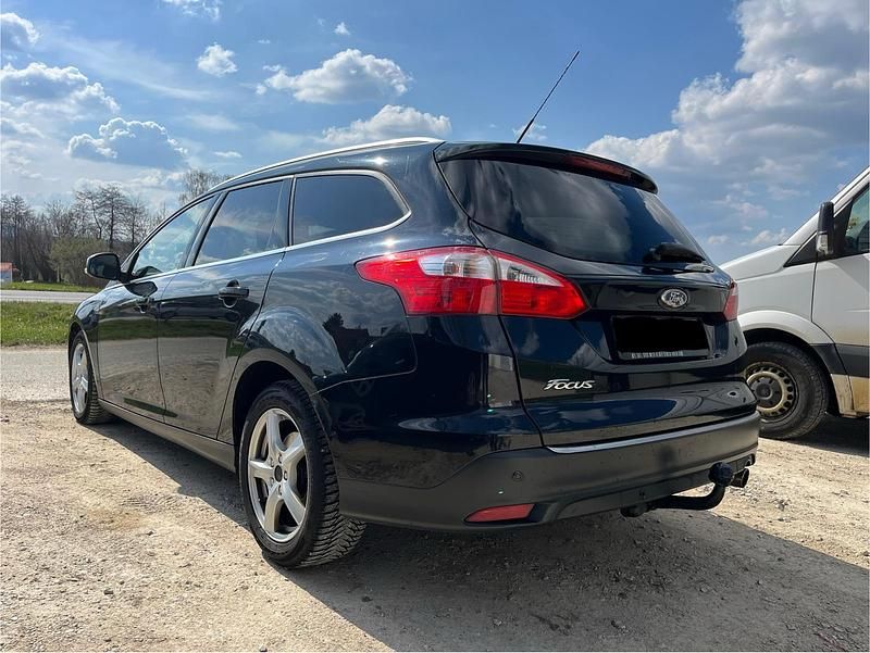 Gebraucht Ford Focus Titanium 163 PS (119 kW) 2012 Schwarz Kombi