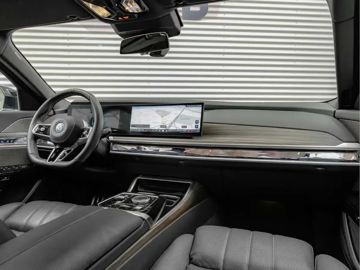 Gebraucht BMW i7 Executive 484 kW (659 PS) 2023 Grau Limousine