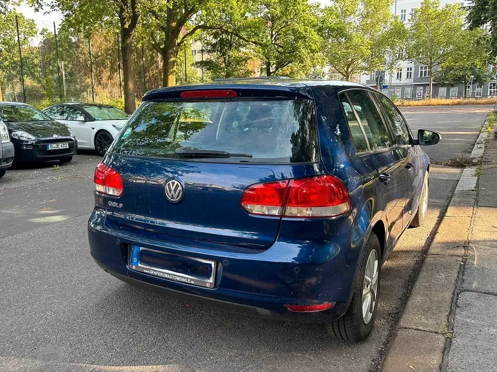Gebraucht VW Golf VI Trendline 86 PS (63 kW) 2011 Blau Kleinwagen