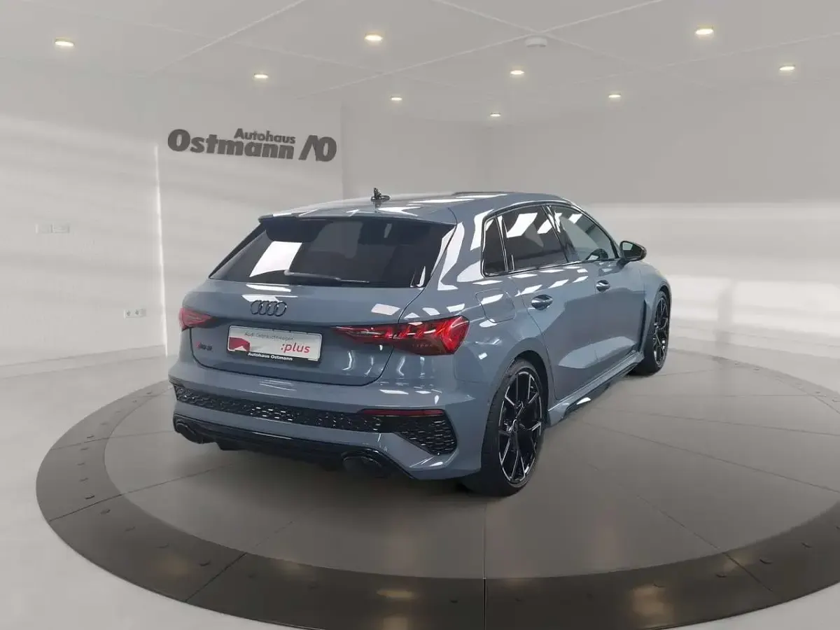 Gebraucht Audi RS3 Sport 400 PS (294 kW) 2024 Grau Limousine