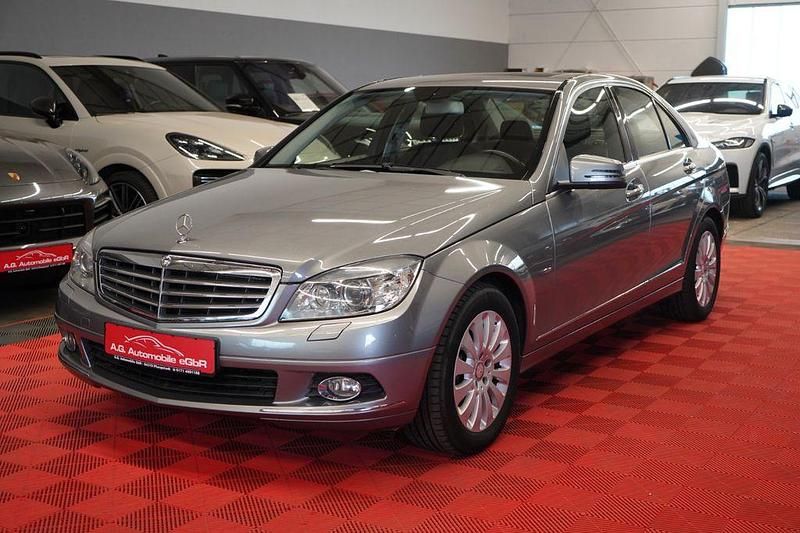 Grau Gebraucht 2009 Mercedes C250 Limousine | 10.950 € (Etwas zu teuer) - Bild 1/4