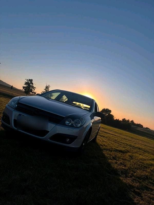 Silber Gebraucht 2006 Opel Astra Kleinwagen | 1.200 € (Superpreis) - Bild 1/4