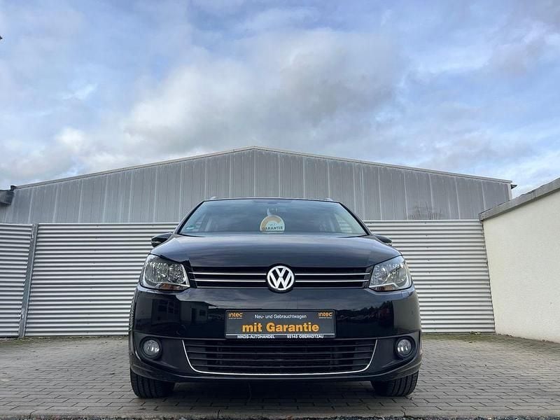 Schwarz Gebraucht 2015 VW Touran Cup Van / Kleinbus | 10.990 € (Superpreis) - Bild 1/4