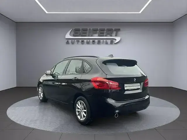Gebraucht BMW 216 Active Tourer Advantage 116 PS (85 kW) 2019 Black sapphire metallic Van / Kleinbus