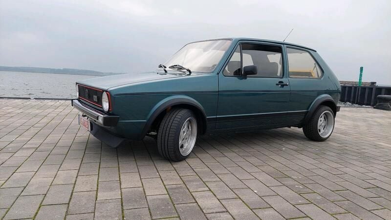 Grün Gebraucht 1981 VW Golf I GTI Limousine | 11.999 € - Bild 1/4
