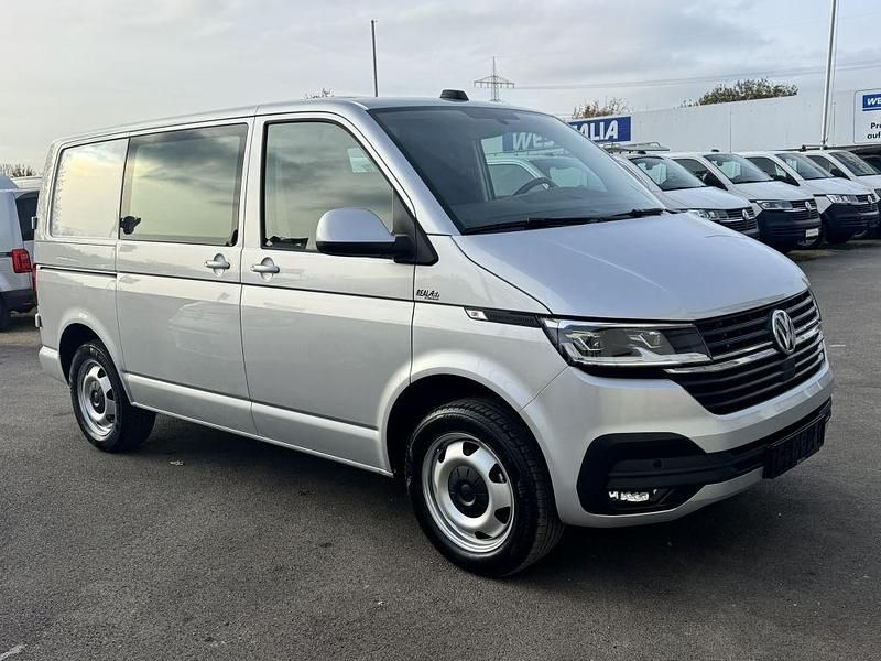 Gebraucht VW Transporter 150 PS (110 kW) 2023 Silber Van