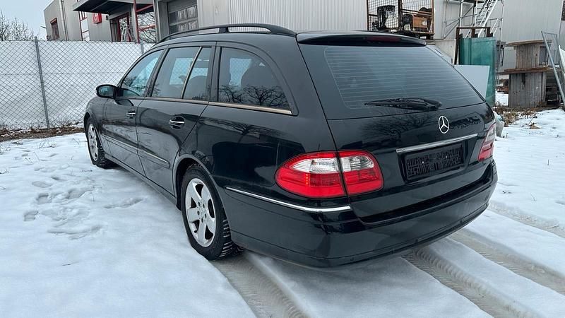 Gebraucht Mercedes E270 177 PS (130 kW) 2004 Schwarz Kombi