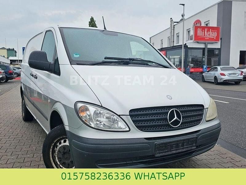 Weiß Gebraucht 2009 Mercedes Vito Van / Kleinbus | 5.900 € (Guter Preis) - Bild 1/4