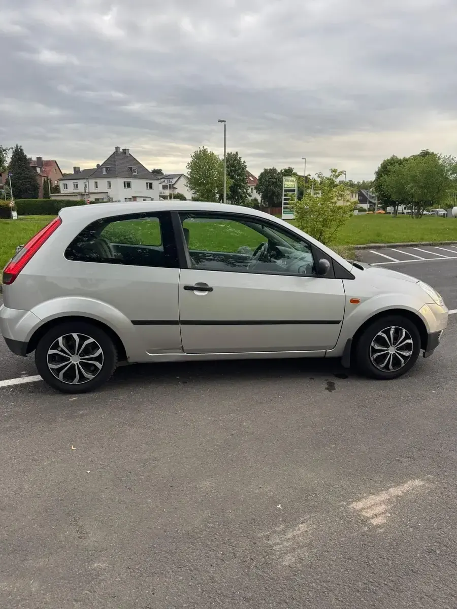 Gebraucht Ford Fiesta 69 PS (50 kW) 2003 Kleinwagen