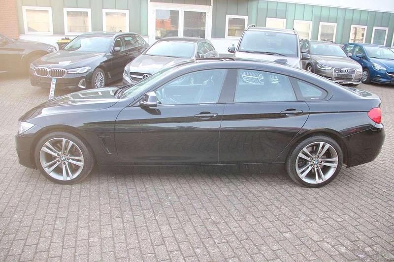 Gebraucht BMW 430 Advantage 258 PS (189 kW) 2016 Saphirschwarz Coupé