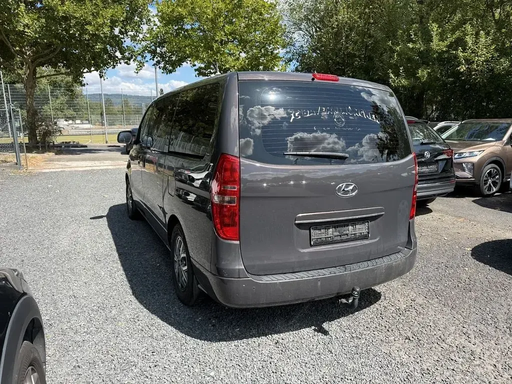Gebraucht Hyundai H-1 Premium 170 PS (125 kW) 2019 Braun Van / Kleinbus