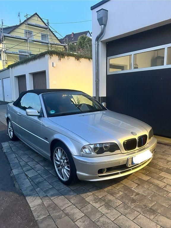 Silber Gebraucht 2002 BMW 318 Cabriolet Cabrio | 2.999 € (Superpreis) - Bild 1/4