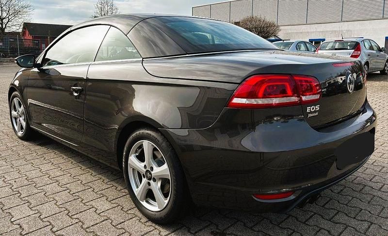 Gebraucht VW Eos Basis 211 PS (155 kW) 2011 Schwarz Cabrio