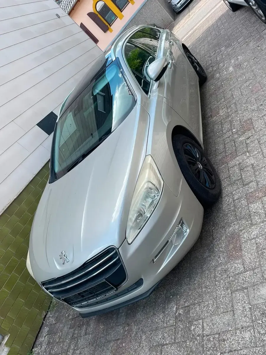 Gebraucht Peugeot 508 150 PS (110 kW) 2011 Grau Kombi