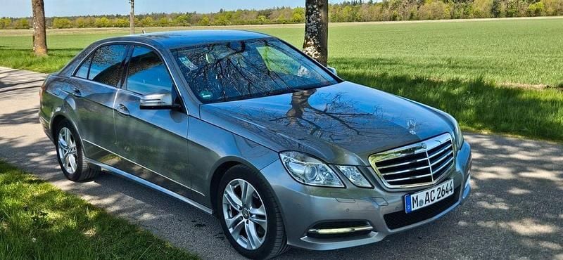 Gebraucht Mercedes E350 Avantgarde 211 PS (155 kW) 2012 Grau Limousine