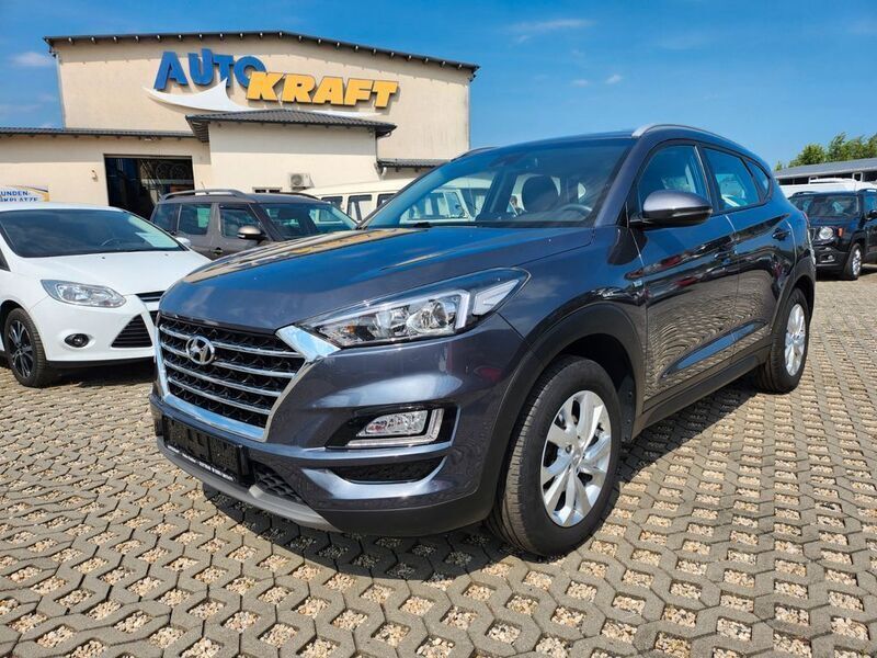 Grau Gebraucht 2020 Hyundai Tucson Trend SUV | 16.990 € - Bild 1/4
