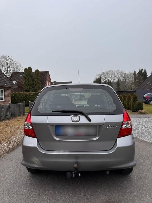 Gebraucht Honda Jazz 78 PS (57 kW) 2007 Silber Kleinwagen