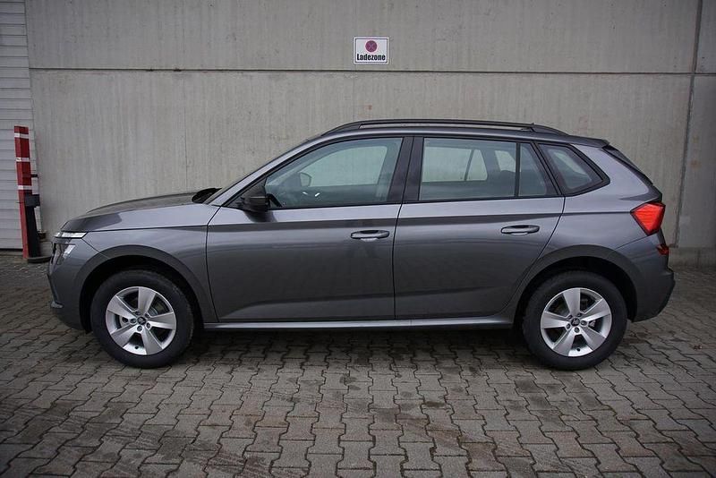 Neu Skoda Kamiq Selection 116 PS (85 kW) 2025 Graphitegrau metallic SUV