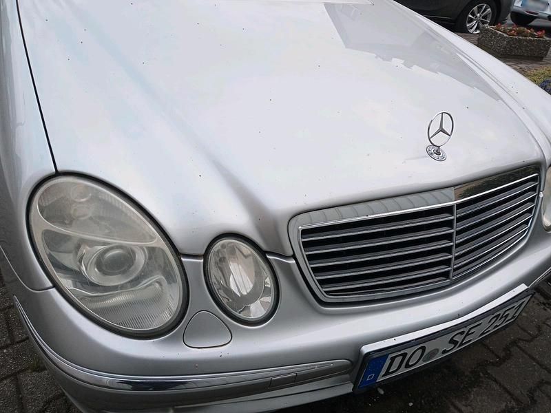 Usata Mercedes E320 225 CV (165 kW) 2004 Argento Berlina