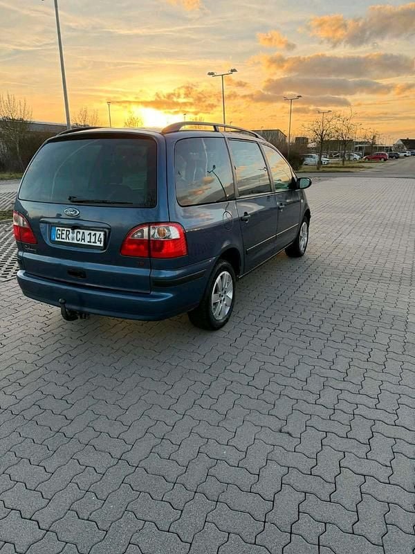 Blau Gebraucht 2006 Ford Galaxy Van / Kleinbus | 1.700 € (Teuer) - Bild 1/4