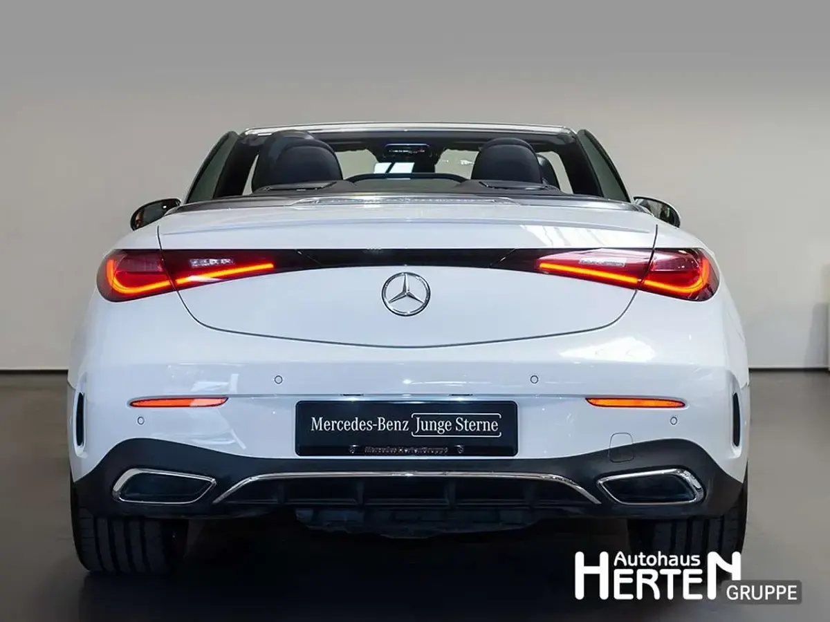 Gebraucht Mercedes CLE200 AMG 204 PS (150 kW) 2025 Weiß Cabrio