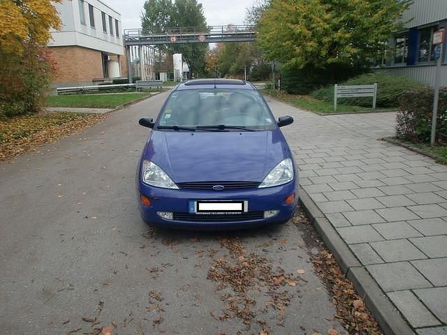Gebraucht Ford Focus 116 PS (85 kW) 1999 Blau Kombi