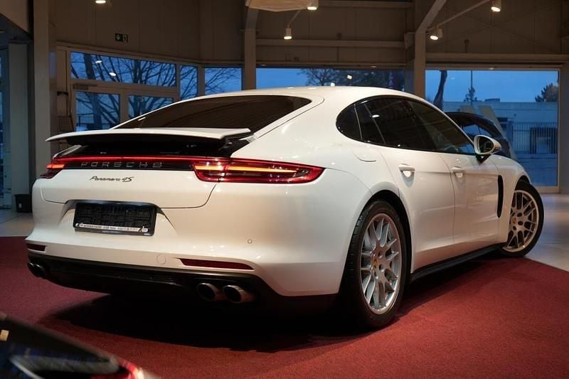 Gebraucht Porsche Panamera 421 PS (309 kW) 2017 Weiß Limousine