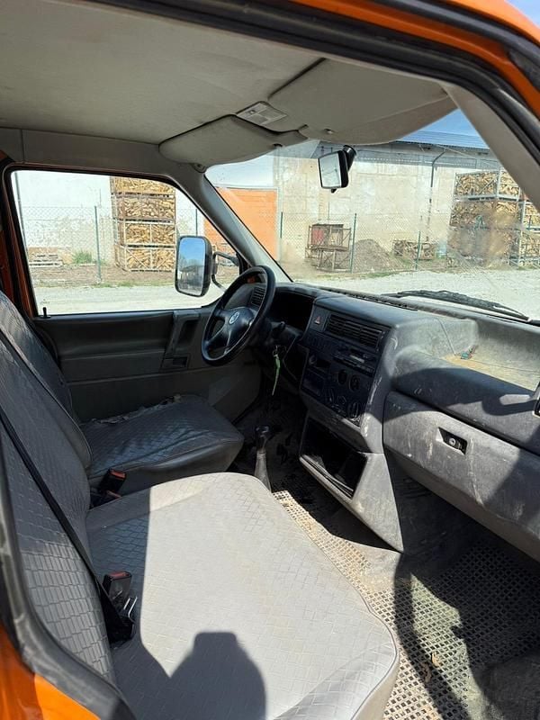 Second-hand VW T4 102 CP (75 kW) 2003 Portocaliu Van