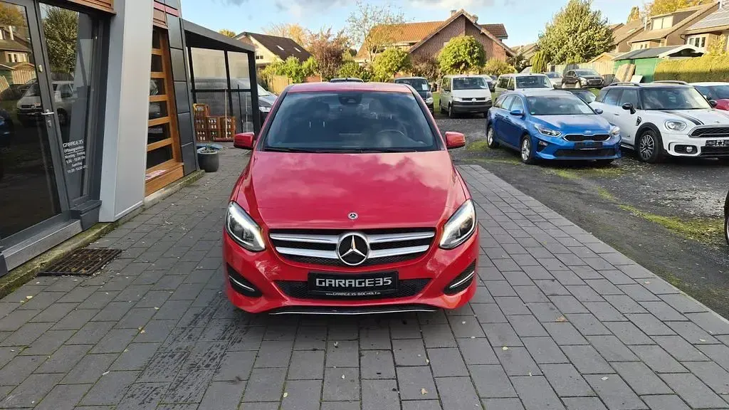 Gebraucht Mercedes B220 184 PS (135 kW) 2017 Rot Kleinwagen