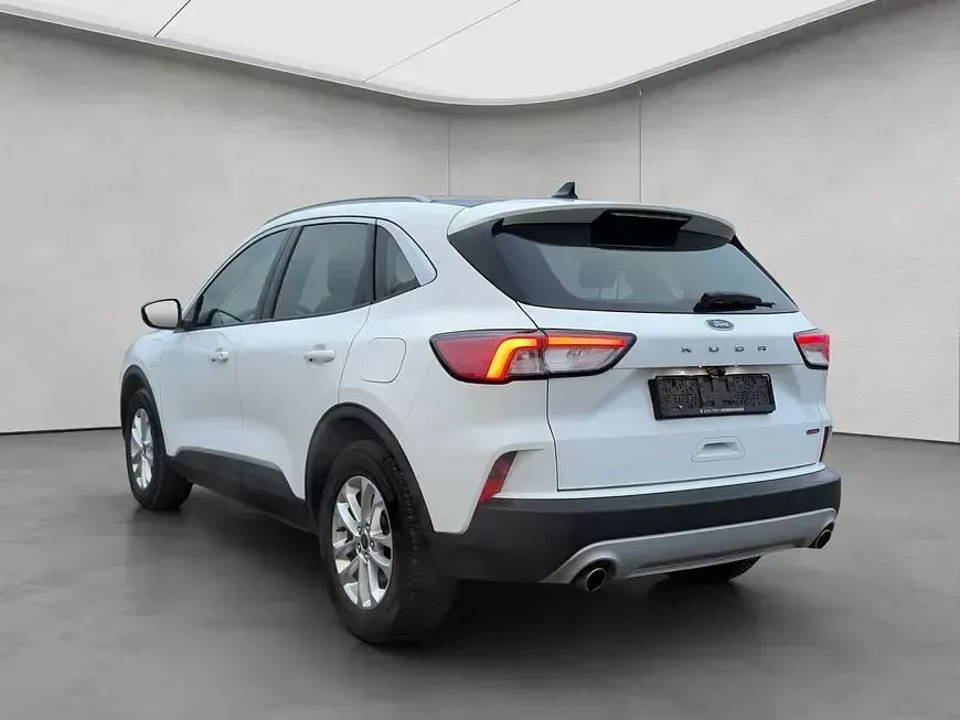 Gebraucht Ford Kuga Titanium 224 PS (164 kW) 2022 Frozen white SUV
