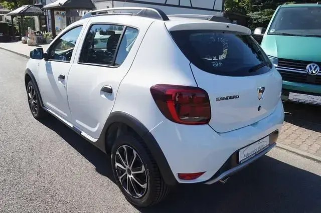 Gebraucht Dacia Sandero Stepway 90 PS (66 kW) 2018 Weiß Limousine