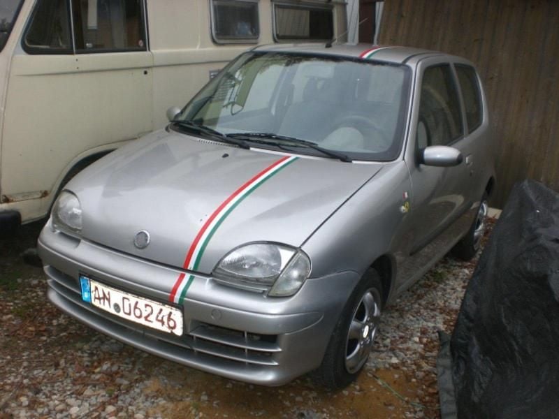 Silber Gebraucht 2004 Fiat Seicento Abarth Kleinwagen | 1.500 € (Fairer Preis) - Bild 1/4