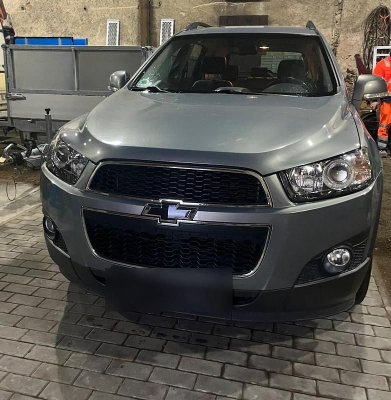 Gebraucht Chevrolet Captiva 167 PS (122 kW) 2012 Grau SUV