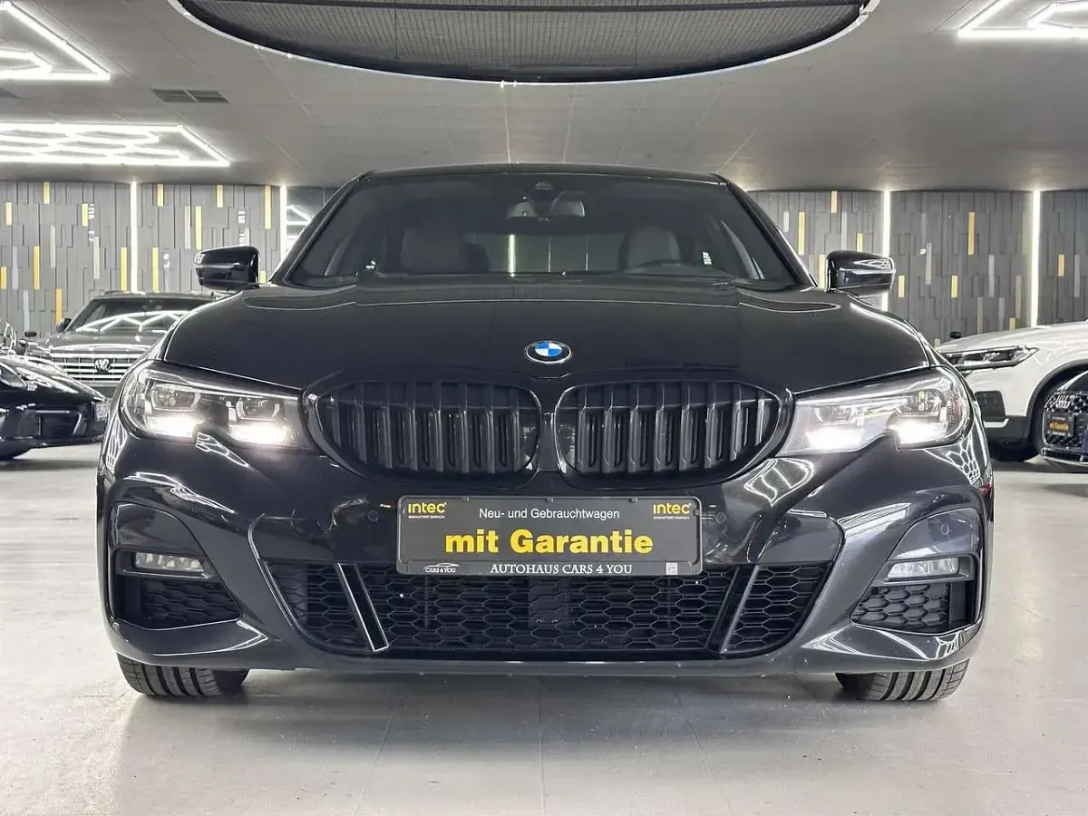Gebraucht BMW 320 M Sport 190 PS (139 kW) 2022 Schwarz Limousine