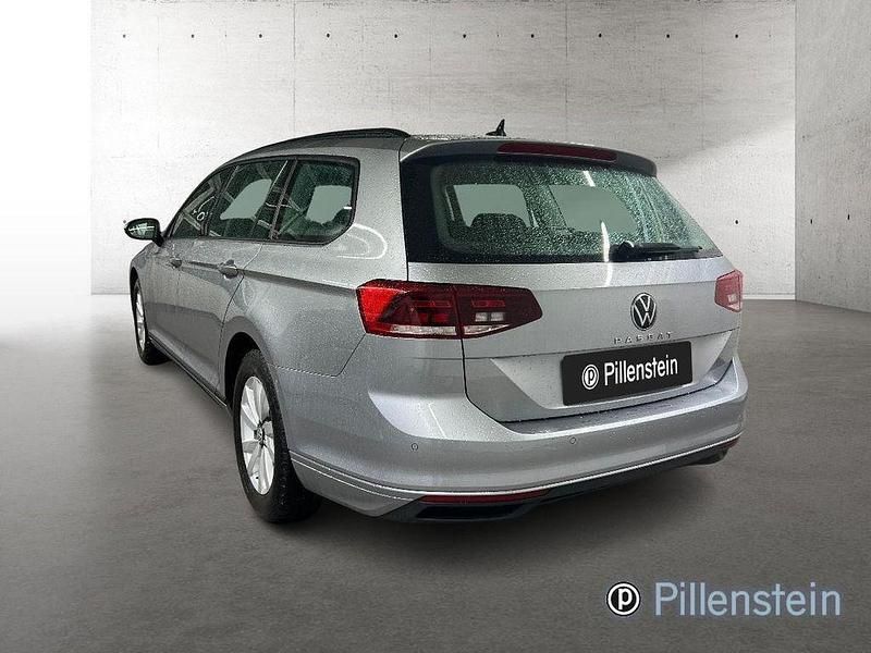Gebraucht VW Passat Business 150 PS (110 kW) 2023 Silber Kombi