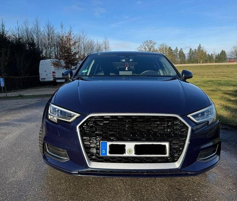 Gebraucht Audi A3 Design 150 PS (110 kW) 2018 Blau Limousine