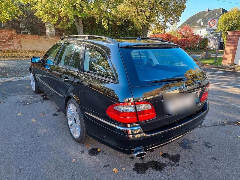 Gebraucht Mercedes E220 170 PS (125 kW) 2009 Schwarz Kombi