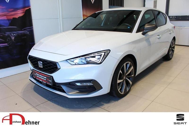 Nevada weiß Gebraucht 2021 Seat Leon FR Limousine | 21.480 € (Fairer Preis) - Bild 1/4