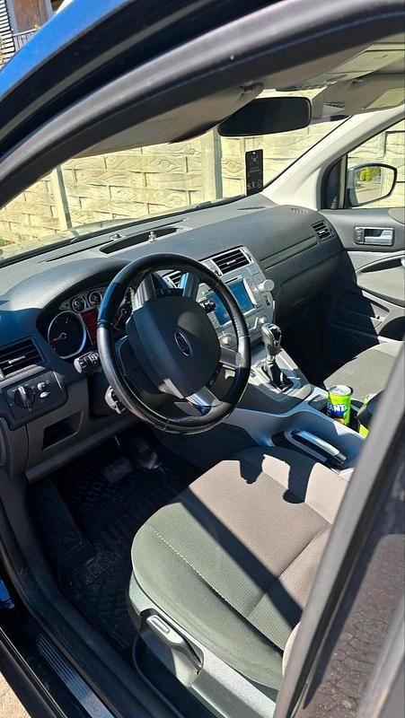 Gebraucht Ford Kuga 140 PS (102 kW) 2012 Schwarz SUV