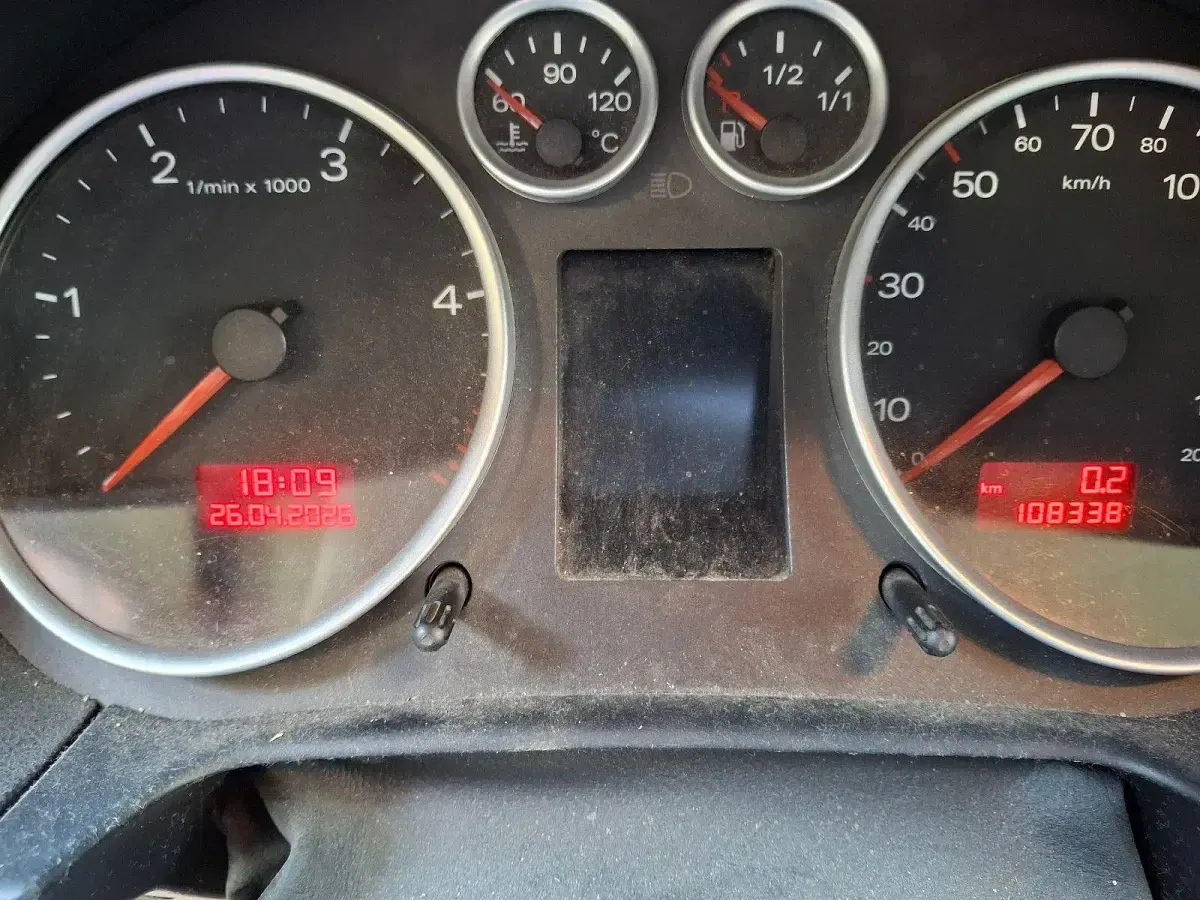 Gebraucht Audi A2 61 PS (44 kW) 2004 Rot Kleinwagen