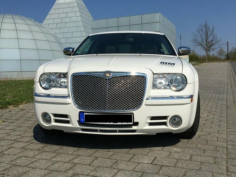 Second-hand Chrysler 300C 218 CP (160 kW) 2007 Bej Berlinǎ