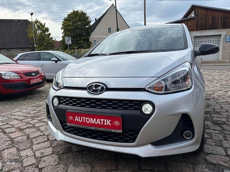 Silber Gebraucht 2018 Hyundai i10 Passion Kleinwagen | 10.990 € (Fairer Preis) - Bild 1/4