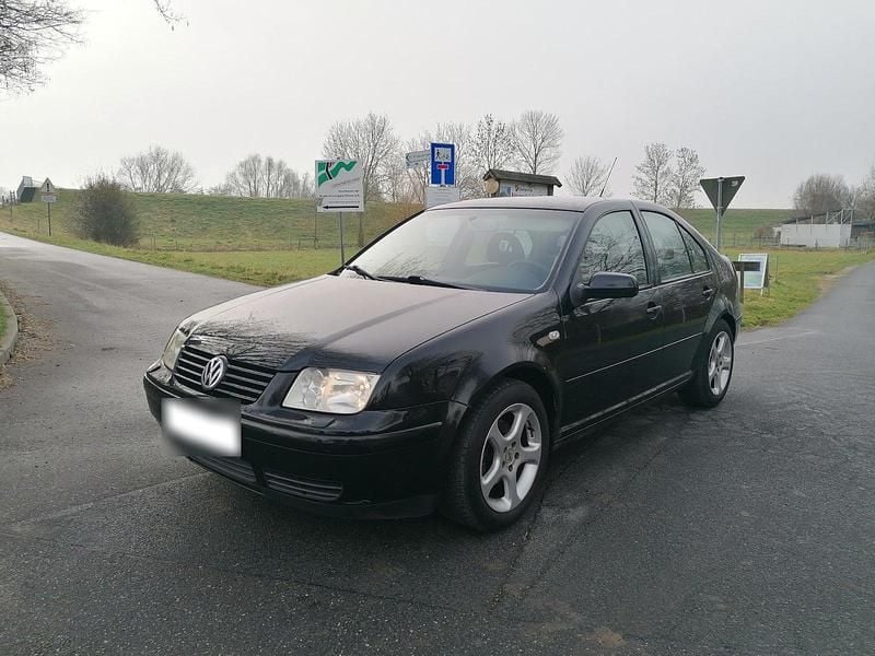 Gebraucht VW Bora 115 PS (84 kW) 2000 Schwarz Limousine