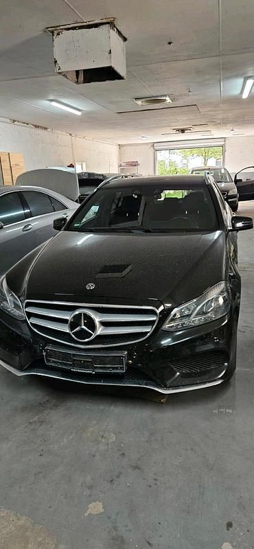 Schwarz Gebraucht 2014 Mercedes E350 AMG Kombi | 11.600 € (Superpreis) - Bild 1/4