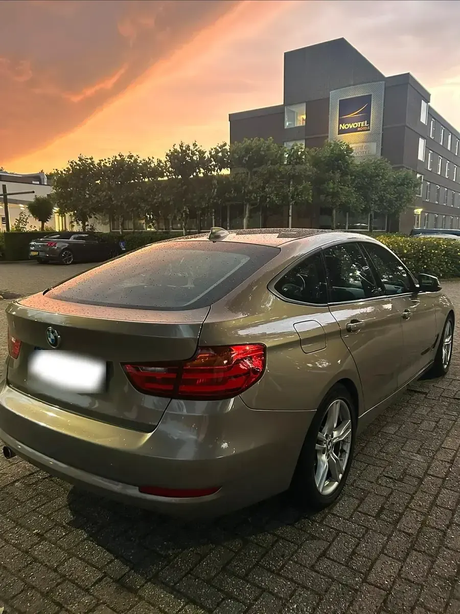 Gebraucht BMW 320 184 PS (135 kW) 2014 Beige Limousine