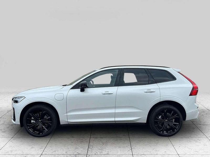 Neu Volvo XC60 Plus 349 PS (256 kW) 2025 Crystal white SUV
