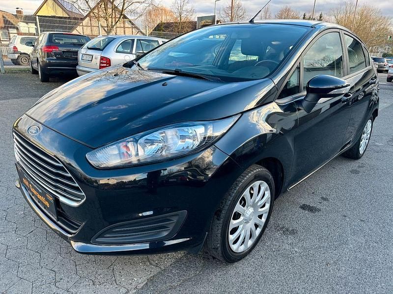Schwarz Gebraucht 2016 Ford Fiesta Trend Kleinwagen | 5.900 € (Fairer Preis) - Bild 1/4