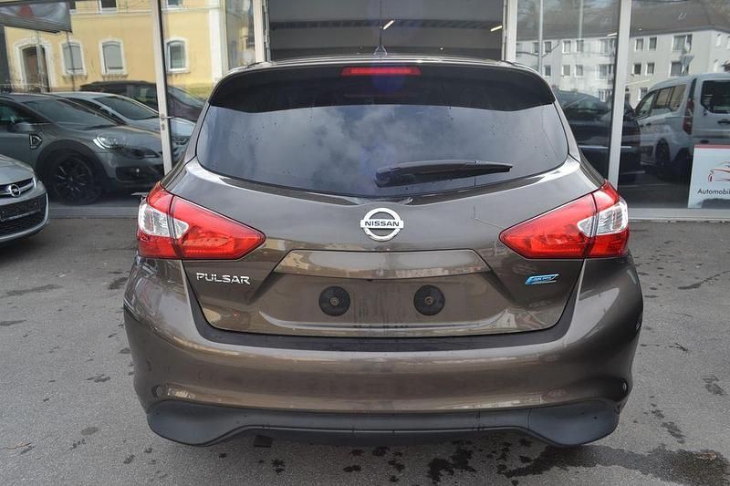 Gebraucht Nissan Pulsar Tekna 110 PS (80 kW) 2016 Braun Kleinwagen