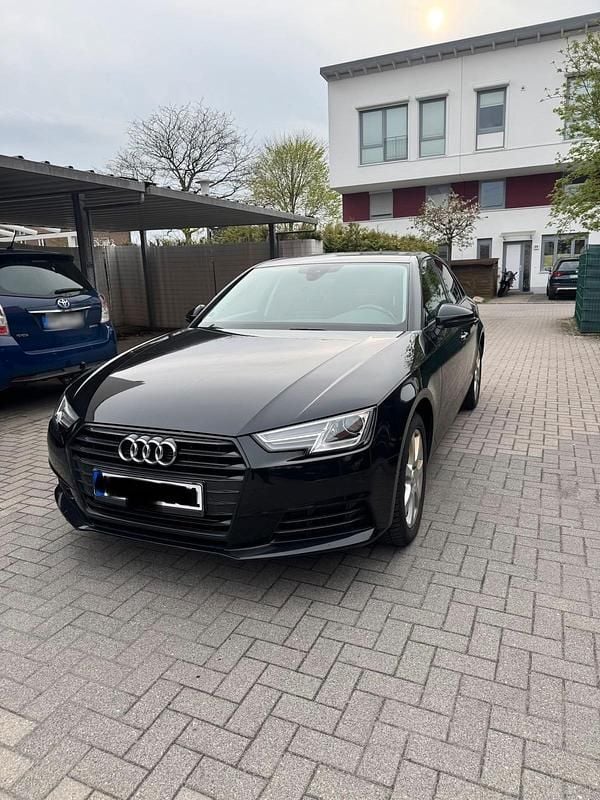 Second-hand Audi A4 Design 150 CP (110 kW) 2016 Negru Berlinǎ